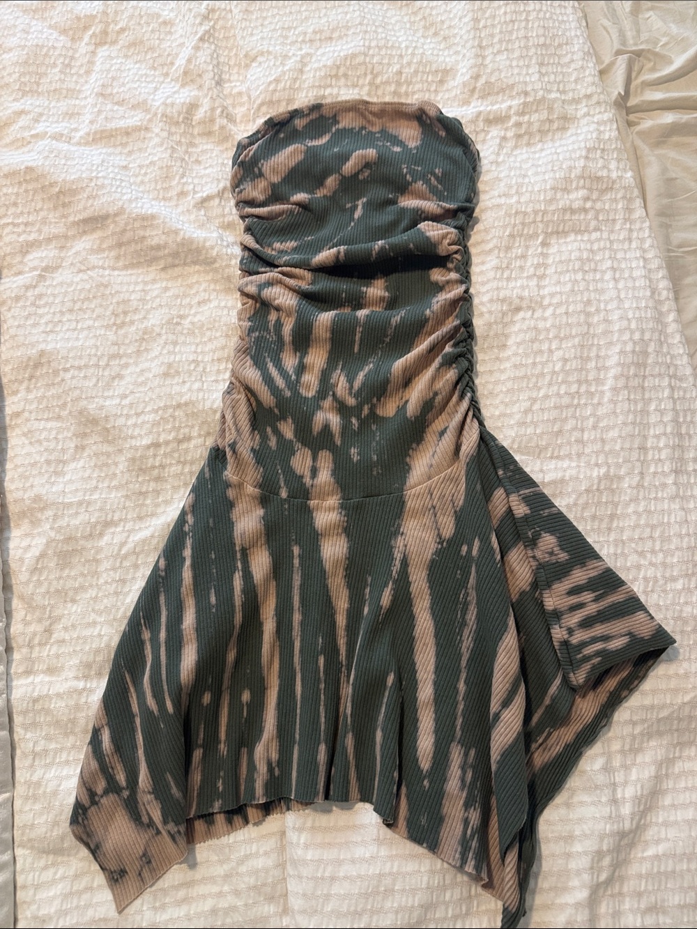 Strapless Tie-Dye Ribbed Flare Dress in Deep Green & Taupe
